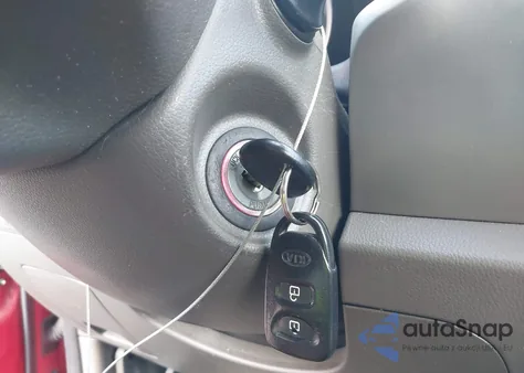 2011 Kia Sportage Lx z USA, uszkodzony, nr VIN KNDPBCA22B7083676